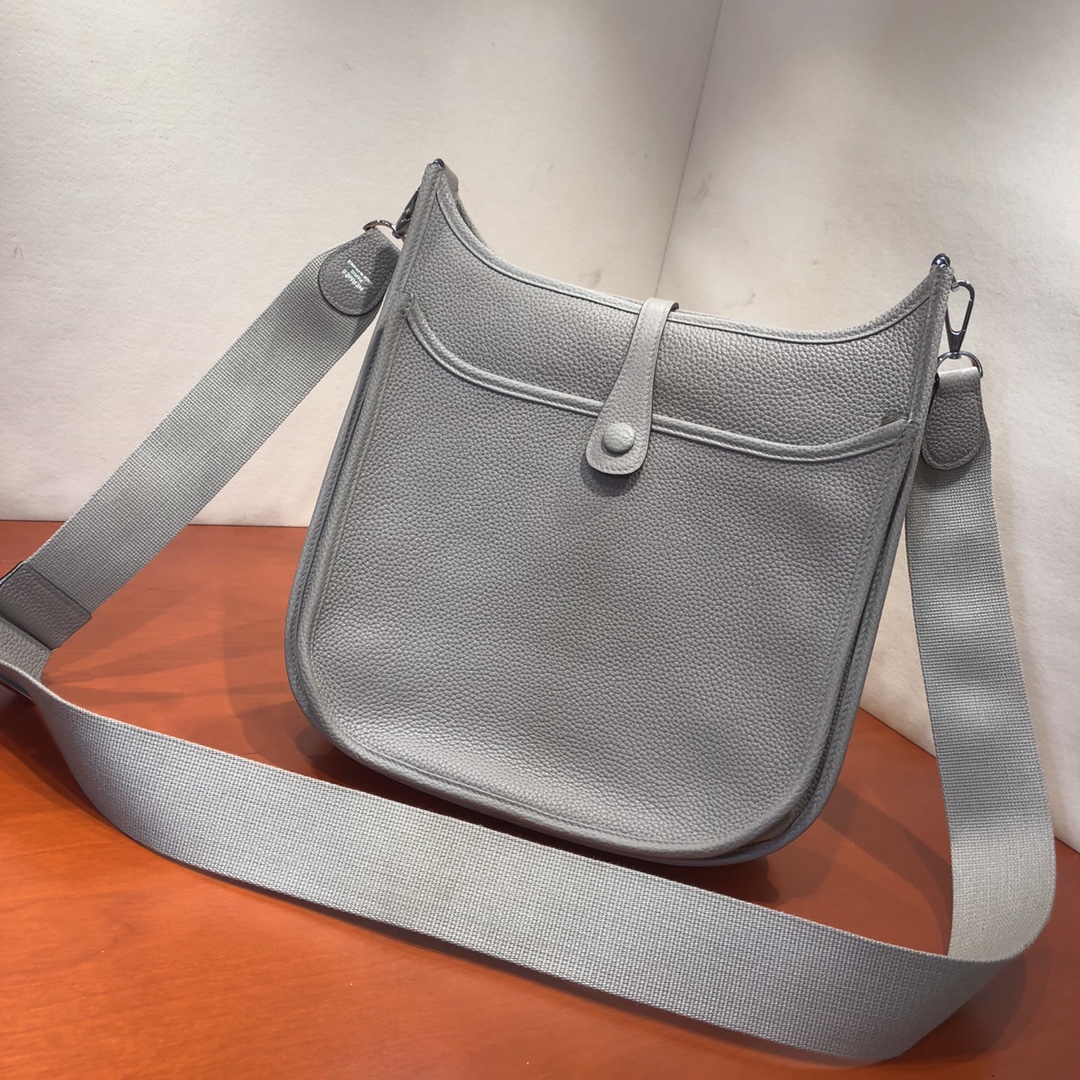 Hermes Evelyne III 29 PM Shoulder Bag In Gris Agate Clemence Leather